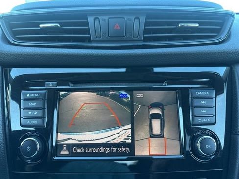 Used 2020 Nissan Rogue SV w/ Premium Package AWD/4WD image 18