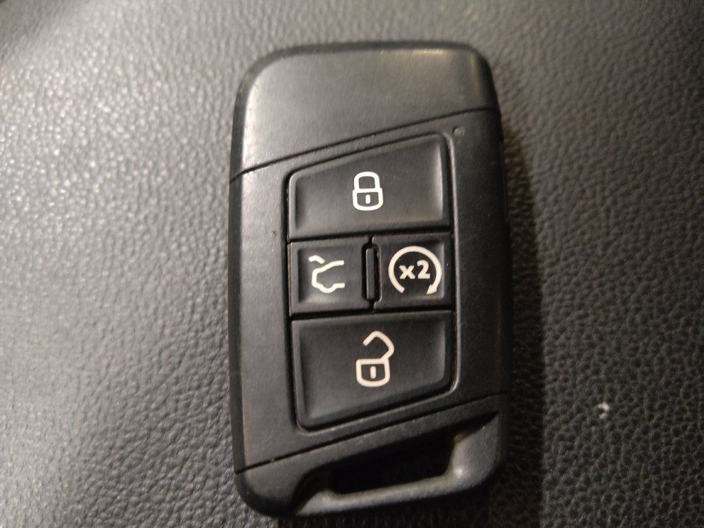 Used 2024 Volkswagen Jetta SE FWD image 32