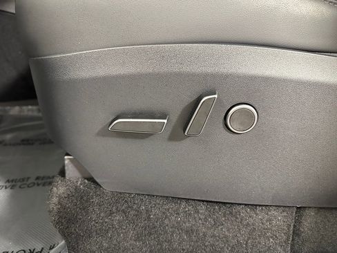 Used 2023 Tesla Model Y Performance image 19