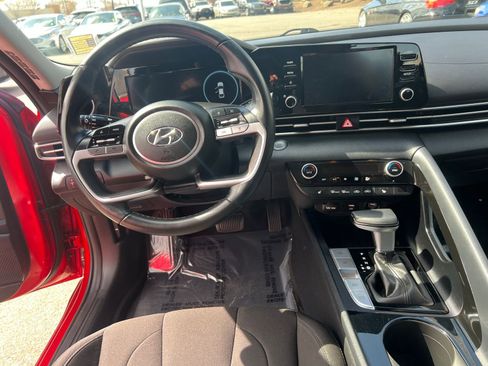 Used 2022 Hyundai Elantra SEL w/ Convenience Package image 22