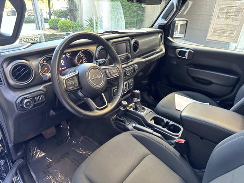 Used 2021 Jeep Wrangler Sport image 7