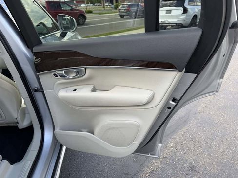 Used 2019 Volvo XC90 T6 Momentum w/ Protection Package Premier AWD/4WD image 19