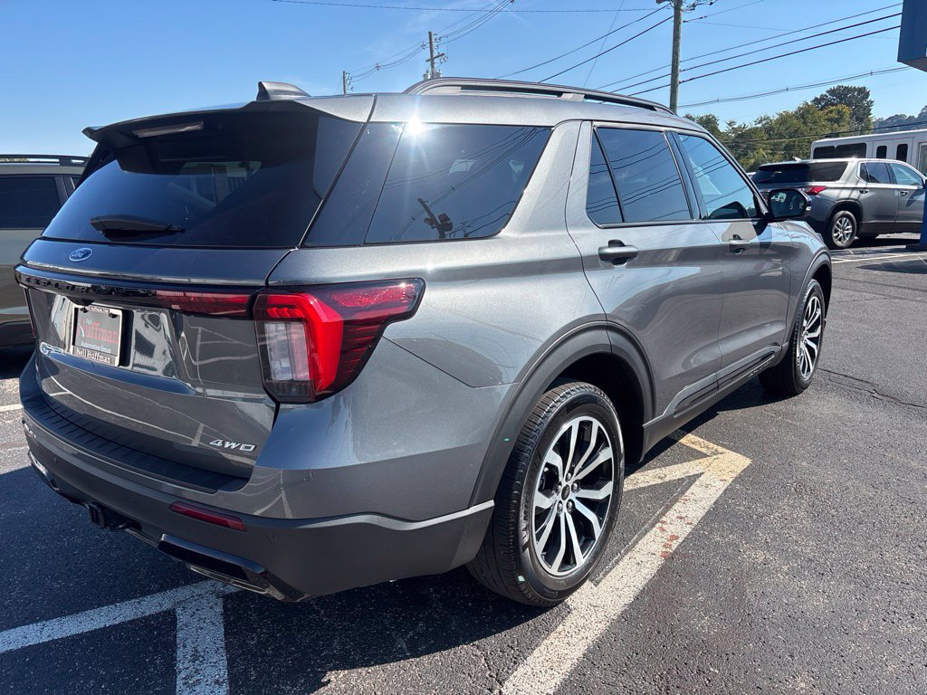 Used 2025 Ford Explorer ST-Line AWD/4WD image 6
