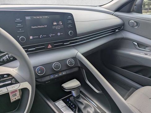 New 2026 Hyundai Elantra SE image 13