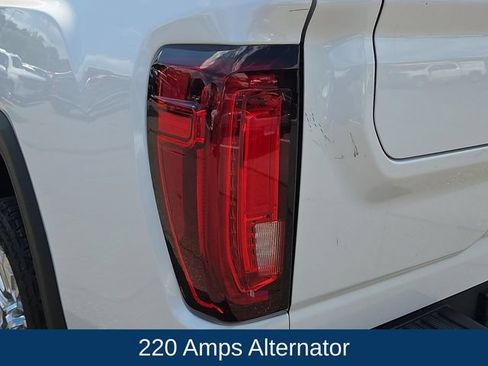 Used 2022 GMC Sierra 2500 Denali w/ Denali Ultimate Package AWD/4WD image 12