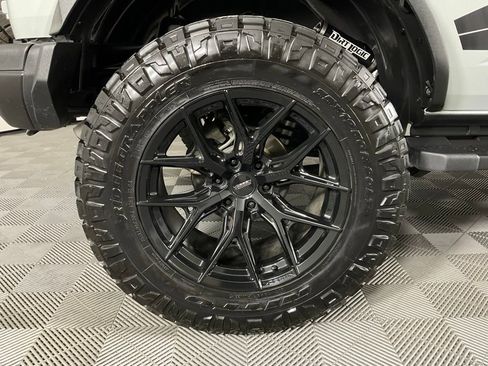 Used 2023 Ford Bronco Badlands w/ Sasquatch Package AWD/4WD image 10