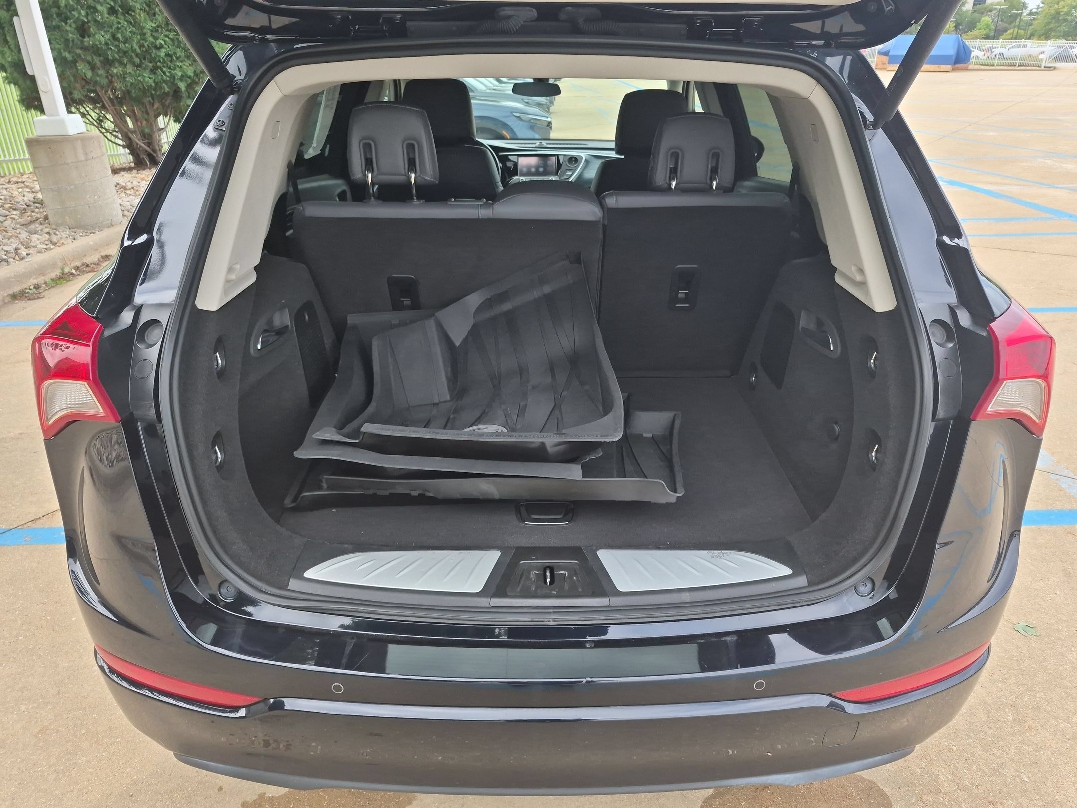 Used 2020 Buick Envision Essence FWD image 28