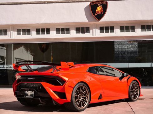 Used 2022 Lamborghini Huracan STO image 3