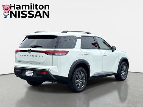 Used 2024 Nissan Pathfinder SV AWD/4WD image 2