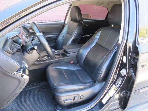 Used 2018 Toyota Avalon XLE Plus w/ Protection Package FWD image 10