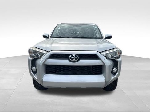 Used 2015 Toyota 4Runner SR5 AWD/4WD image 9