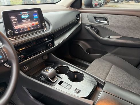 Used 2021 Nissan Rogue SV image 31