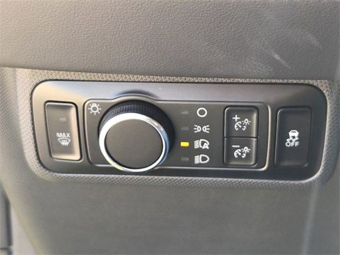 Certified 2025 Ford Mustang Mach-E Select w/ Comfort Package Lite image 25