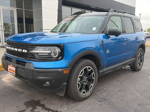 Used 2025 Ford Bronco Sport Outer Banks w/ Outer Banks Tech Package+ AWD/4WD image 2