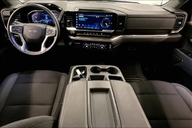 Used 2024 Chevrolet Silverado 1500 RST AWD/4WD image 18