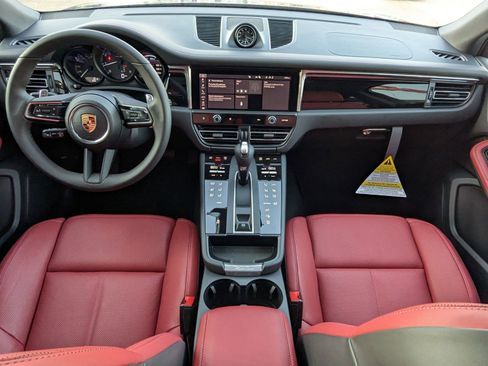 New 2026 Porsche Macan image 22