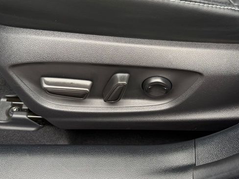 Used 2022 Toyota Prius Prime XLE image 19