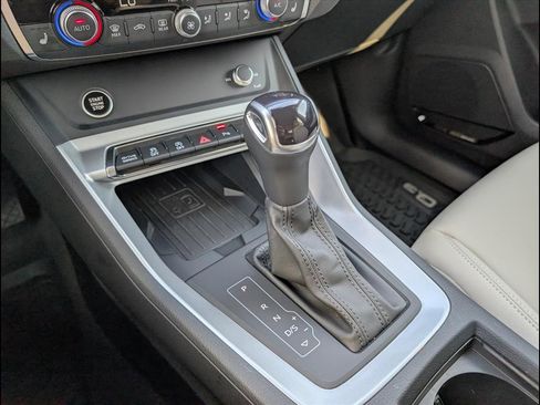 Certified 2025 Audi Q3 2.0T Premium Plus w/ Premium Plus Package image 19