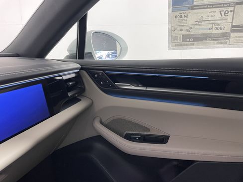 New 2026 Porsche Macan Electric RWD image 14