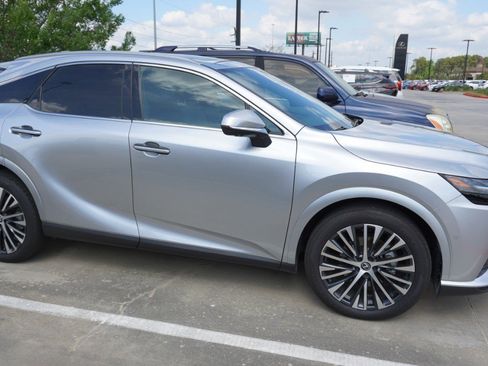 Used 2025 Lexus RX 350 Premium Plus w/ Convenience Package image 4