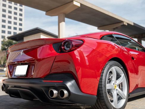 Used 2019 Ferrari Portofino image 70