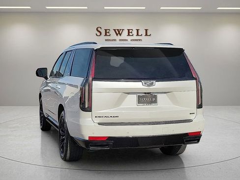 Used 2024 Cadillac Escalade Sport Platinum w/ LPO, ONYX Package AWD/4WD image 3