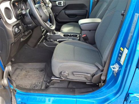 Used 2024 Jeep Gladiator Sport image 11