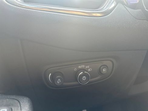 Used 2021 Chevrolet Equinox LT FWD image 21