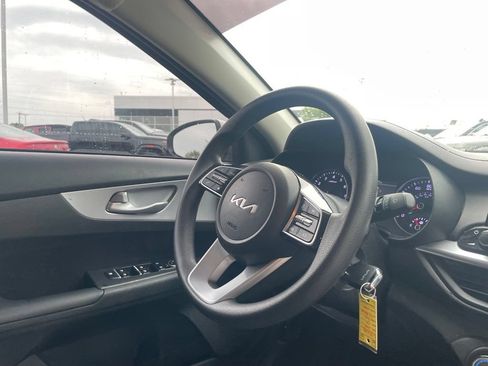 Used 2024 Kia Forte LXS FWD image 27