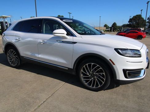Used 2019 Lincoln Nautilus Reserve w/ Driver Assistance Package AWD/4WD image 3