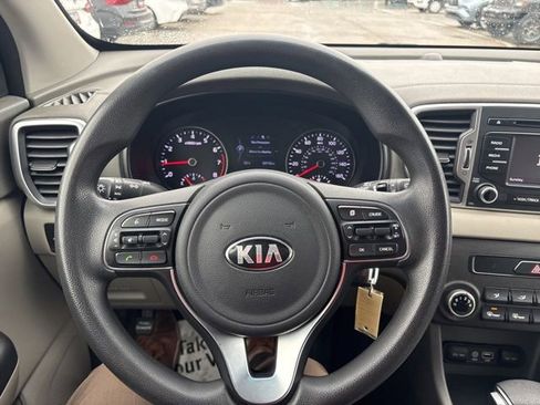 Used 2018 Kia Sportage LX FWD image 9