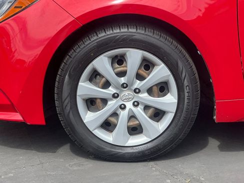 Used 2021 Toyota Corolla LE image 24