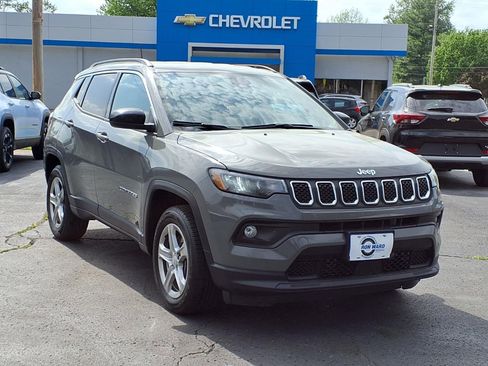 Used 2024 Jeep Compass Latitude AWD/4WD image 5