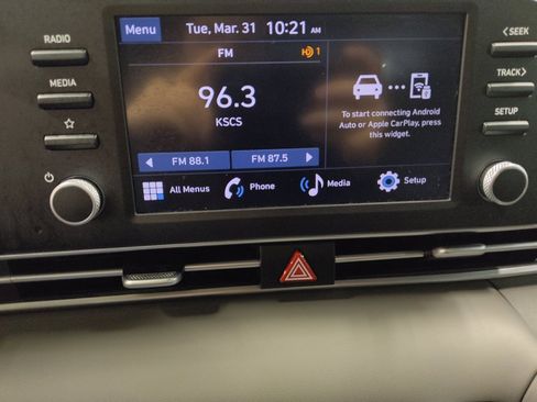 Used 2024 Hyundai Elantra SE image 25