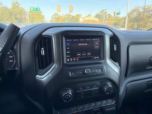 Used 2020 Chevrolet Silverado 1500 Custom w/ Custom Value Package RWD image 14