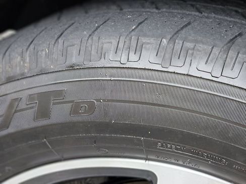 Used 2024 Ford Expedition Limited image 11