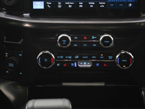 Used 2025 Ford F150 Lariat AWD/4WD image 19