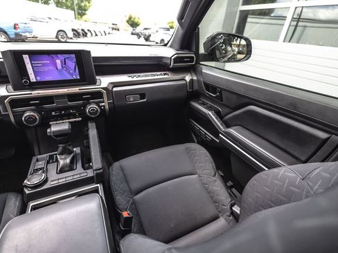Used 2024 Toyota Tacoma SR5 AWD/4WD image 24