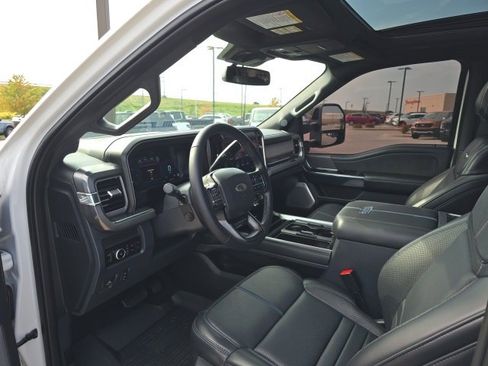 Used 2025 Ford F250 Platinum image 10