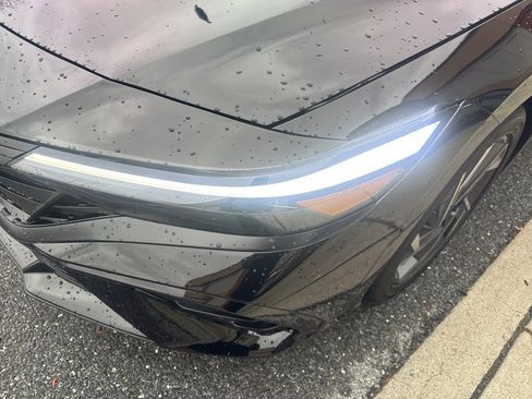 Used 2025 Hyundai Elantra SEL image 14