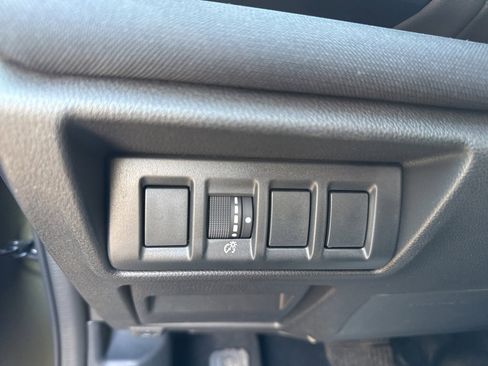 Used 2025 Subaru Outback Premium image 8