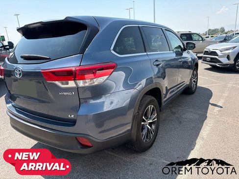 Used 2018 Toyota Highlander LE AWD/4WD image 9