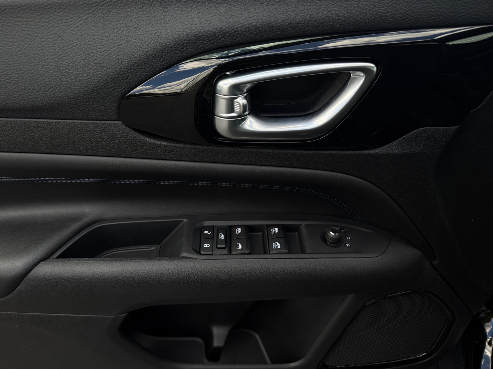 New 2026 Jeep Compass Latitude AWD/4WD image 20