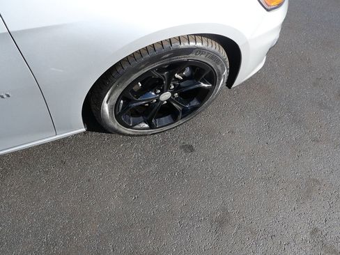 Used 2022 Chevrolet Malibu LT image 37