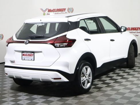 Used 2022 Nissan Kicks S image 5