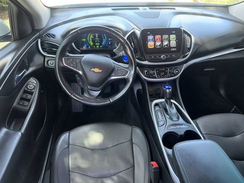 Used 2018 Chevrolet Volt LT w/ Comfort Package FWD image 3