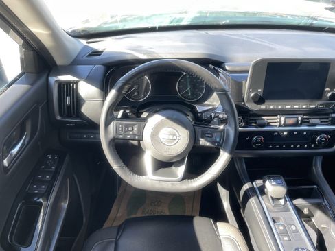 Used 2023 Nissan Pathfinder SL image 25