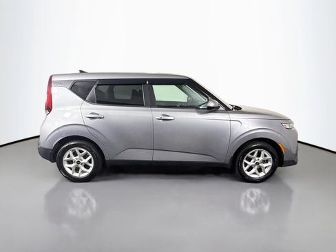 Used 2022 Kia Soul S FWD image 11