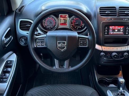 Used 2019 Dodge Journey SE w/ Blacktop Package FWD image 16