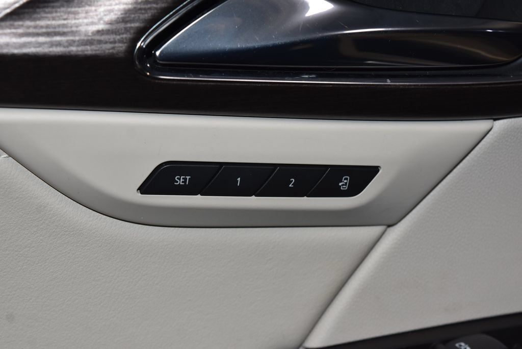Used 2023 Buick Envision Avenir FWD image 5